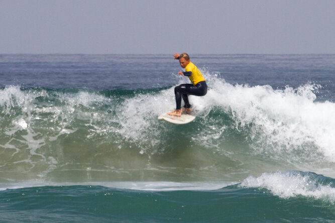 SEA Future Legends Surf Camp surfer surfing an intermediate wave in San Diego California at La Jolla Shores