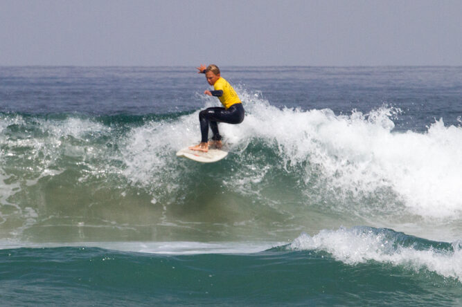 SEA Future Legends Surf Camp surfer surfing an intermediate wave in San Diego California at La Jolla Shores